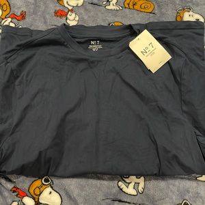 H&M t shirt brand new size medium